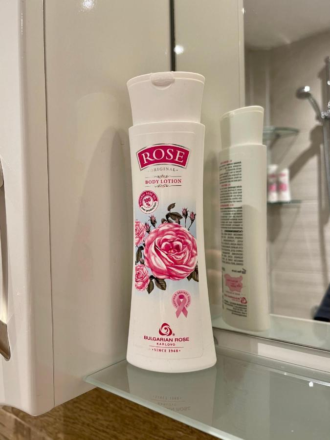 Rose's , Mountain View, Self Check-in, Close To Metro, Park, Stores, Family-friendly Апартаменти Софія