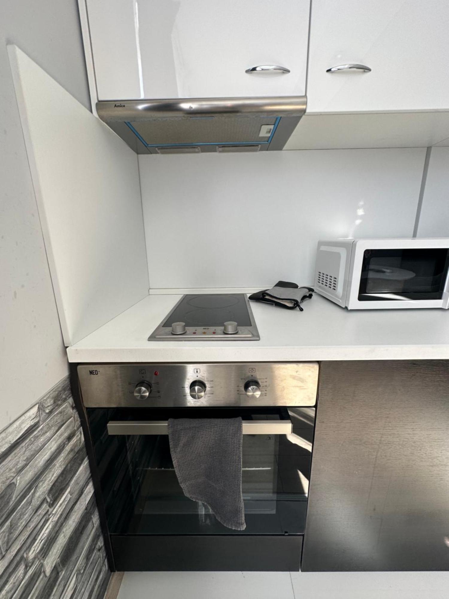 Апартаменти Rose's , Mountain View, Self Check-in, Close To Metro, Park, Stores, Family-friendly