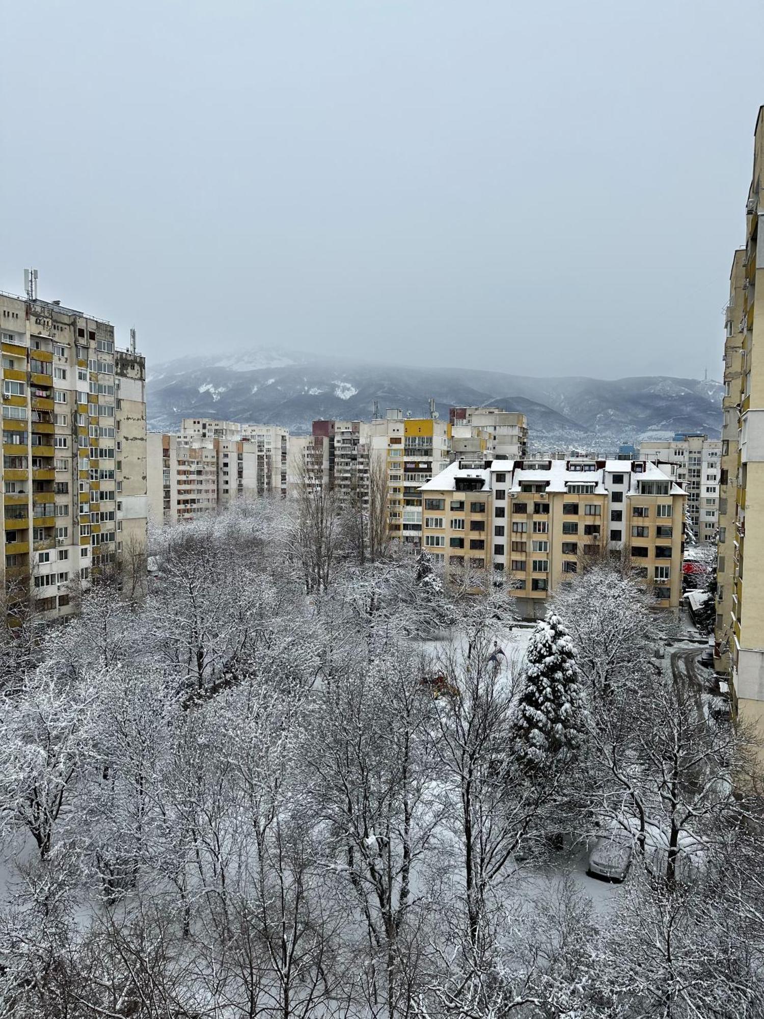 Апартаменти Rose's , Mountain View, Self Check-in, Close To Metro, Park, Stores, Family-friendly Софія